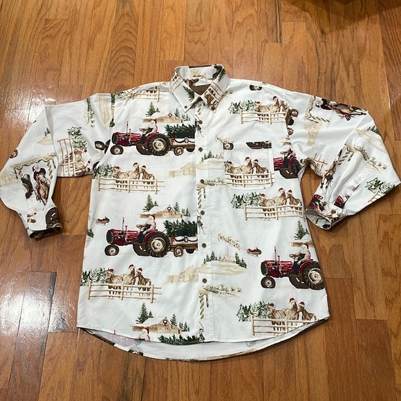 Clearwater Outfitters Other - Clearwater Outfitters Size Large Men’s Christmas Santa Button Down 100% Cotton